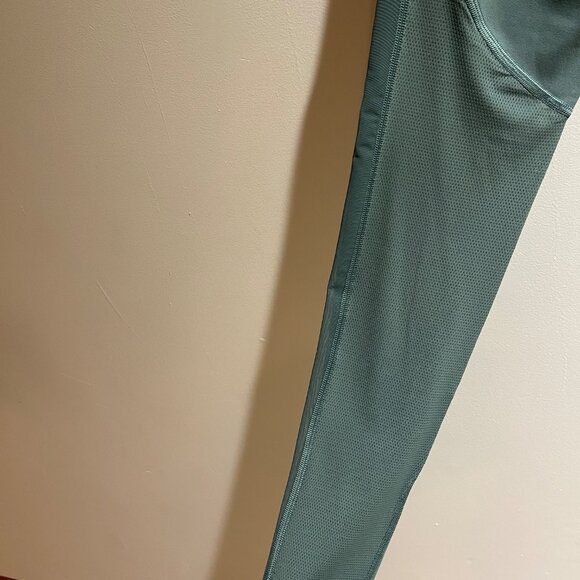 NWT Victoria's Secret Knockout Sport Tight - Picture 6 of 6